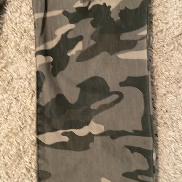 Rewash Brand Camo Jeans 7 - Picture 5 of 5